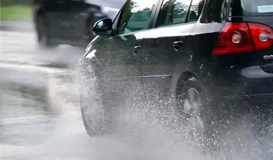 安全至上！雨天行駛必須要知道的汽車照明知識