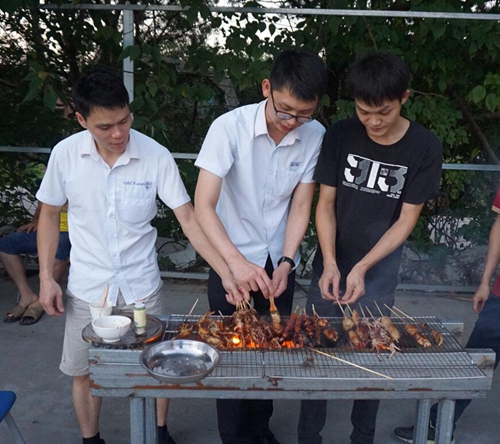 品牌日記|富軒門窗度員工生日會與燒烤激情相約